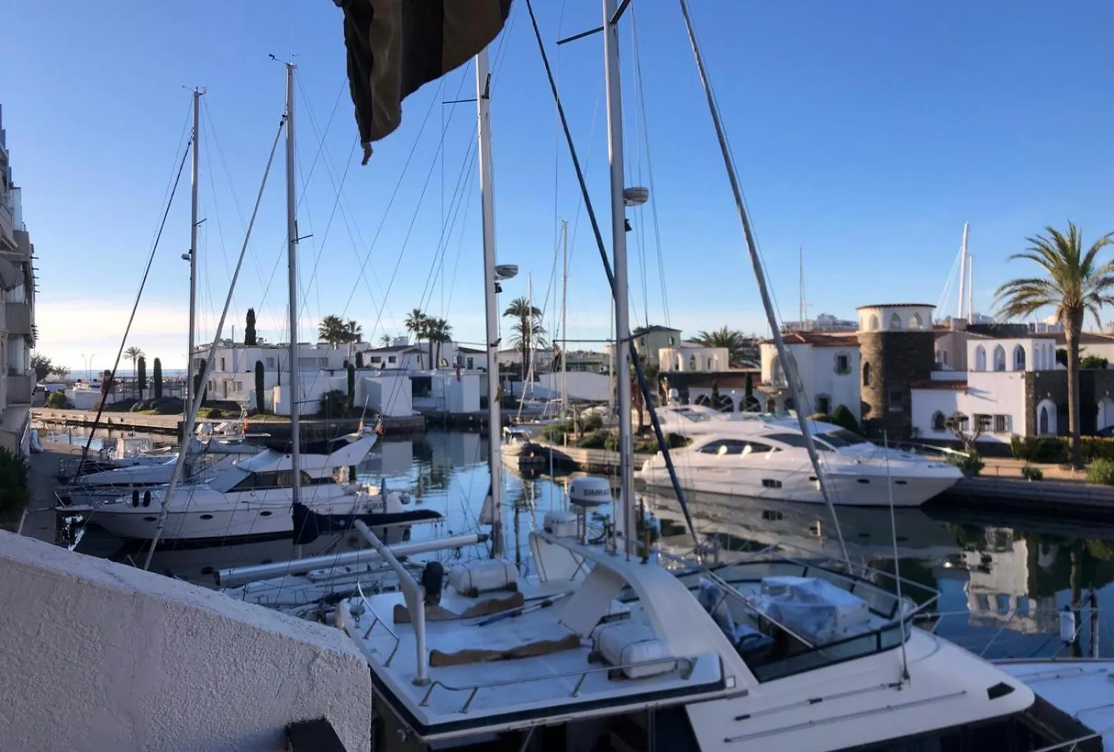 Bel Appartement Renove Sur La Marina Empuriabrava Spain