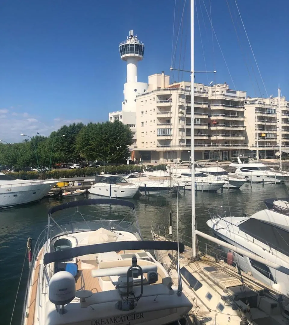 Bel Appartement Renove Sur La Marina Empuriabrava